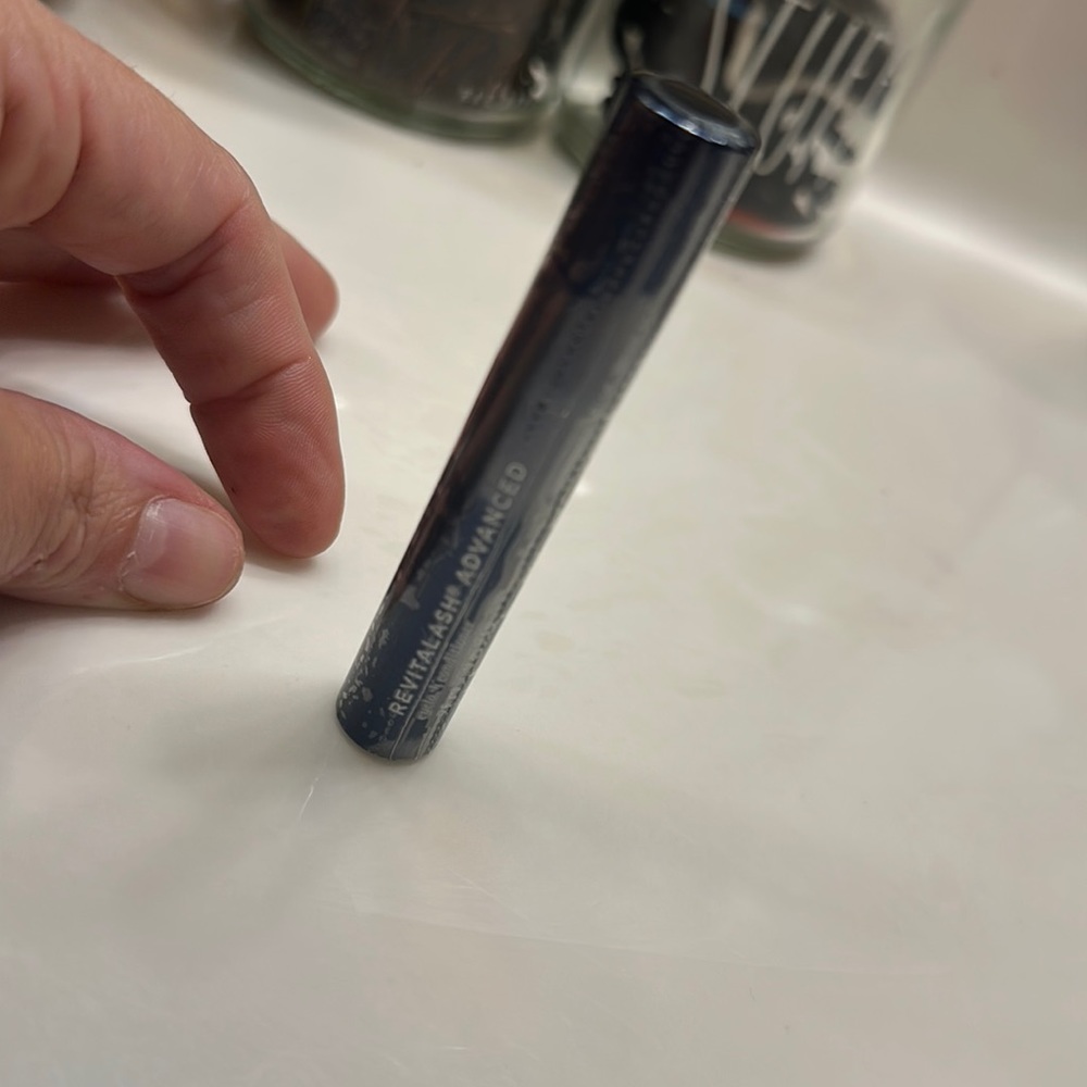 Revitalize advanced eyelash conditioner. .75 ml/ .025 Fl Oz. Sample size